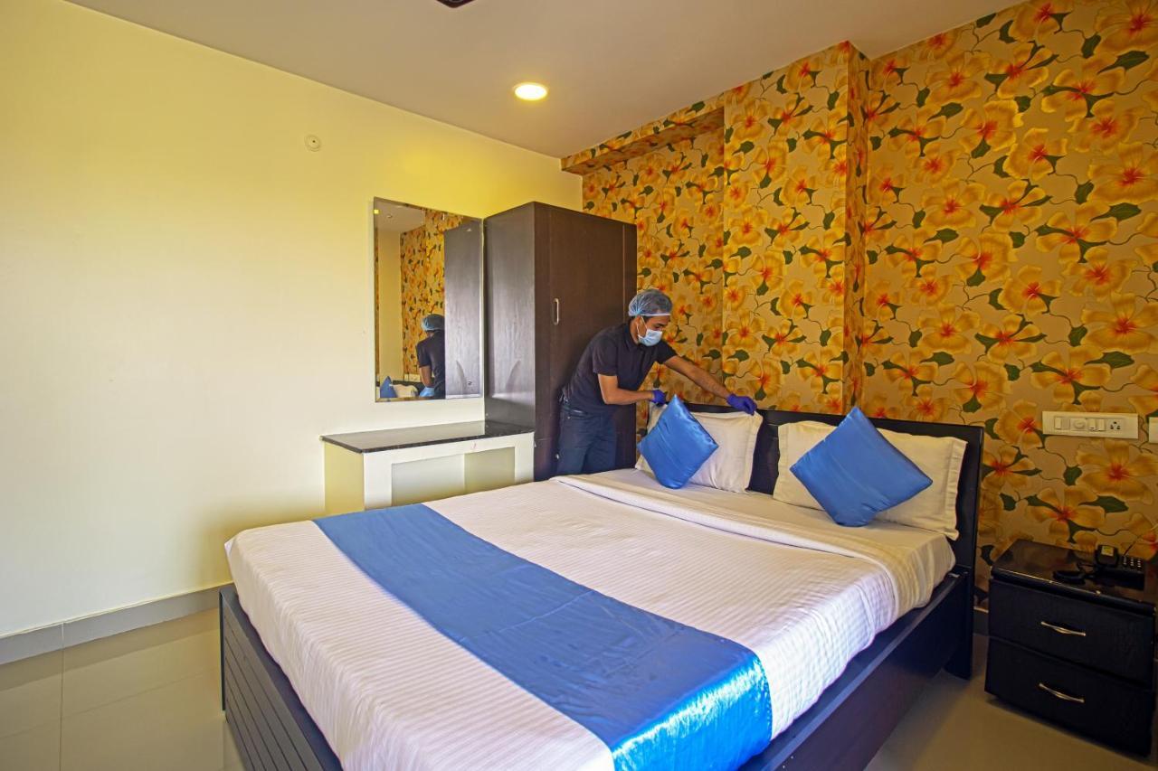 Hotel Ns Royal Emirates With 3Hr Early Check In ハイデラバード エクステリア 写真